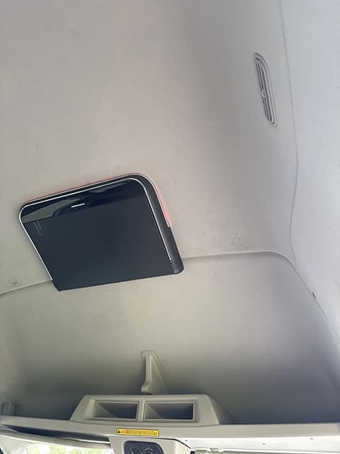 2015 Ford Transit XLT Passenger Van - Image 10