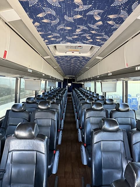 2016 MCI J4500 Coach Bus - Image 4
