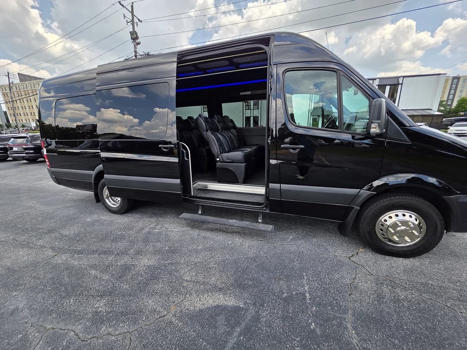 2018 Mercedes Benz Sprinter bus