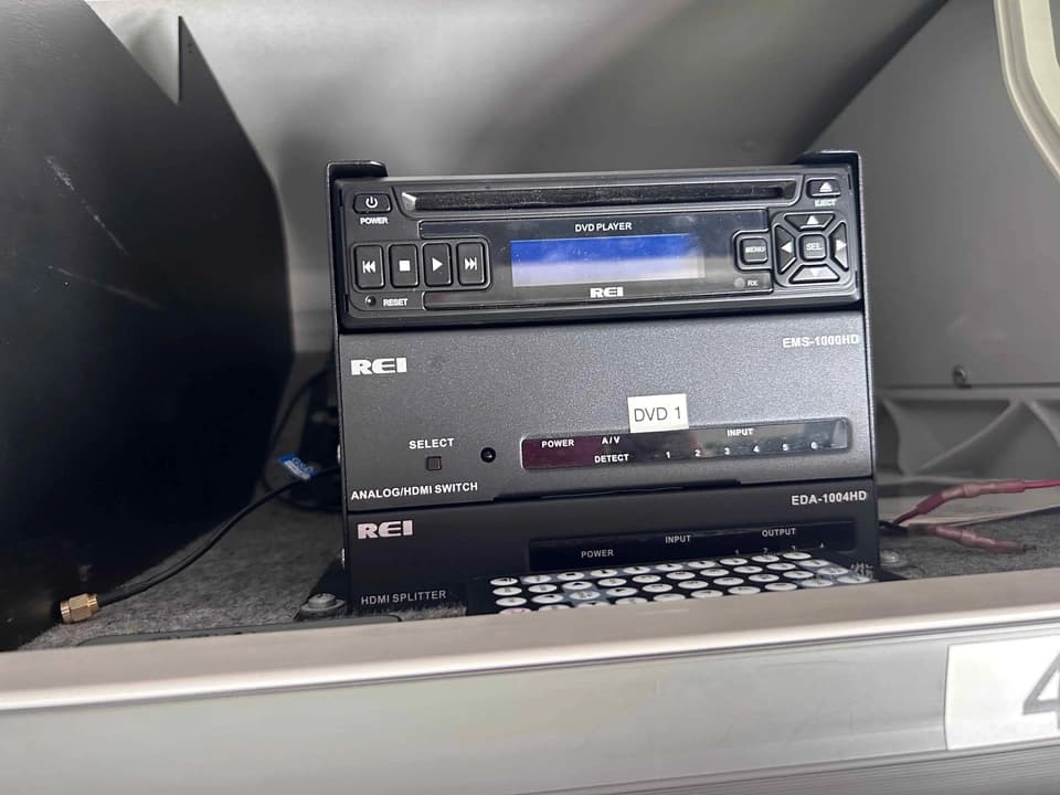 2017 MCI J4500 Coach Bus - Image 6