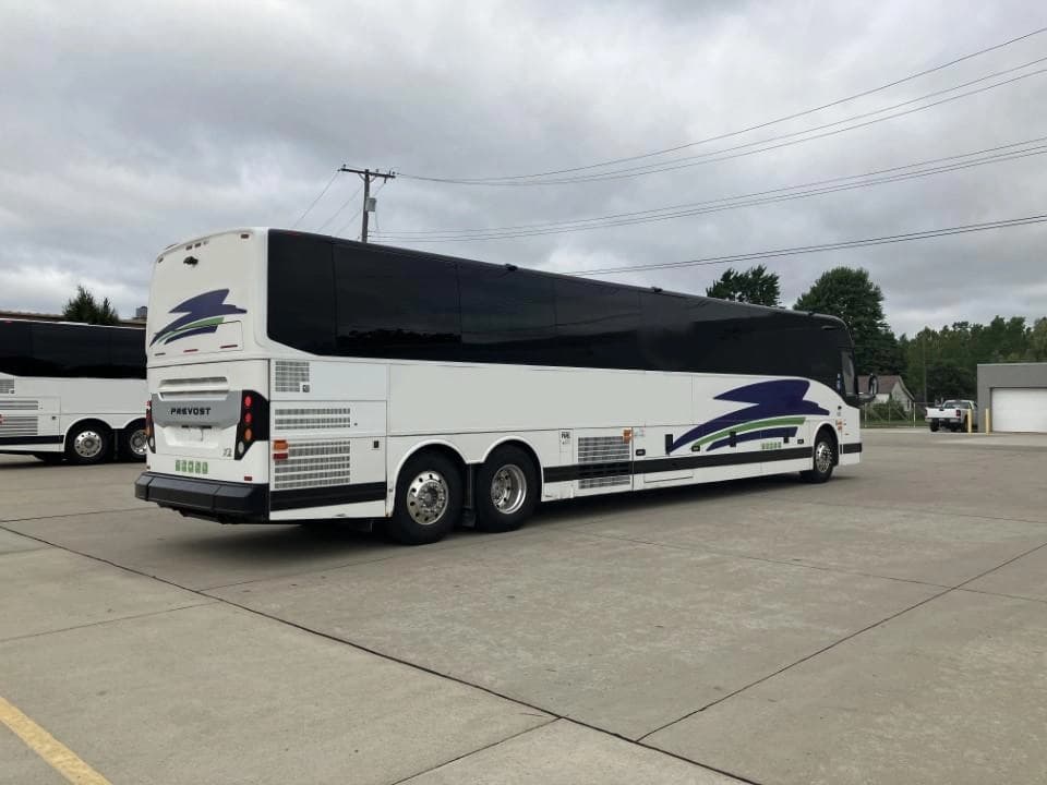2020 Prevost X3-45 Coach Bus - Image 2