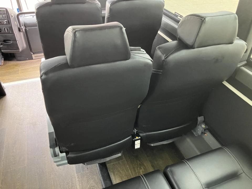 2020 Prevost X3-45 Coach Bus - Image 11