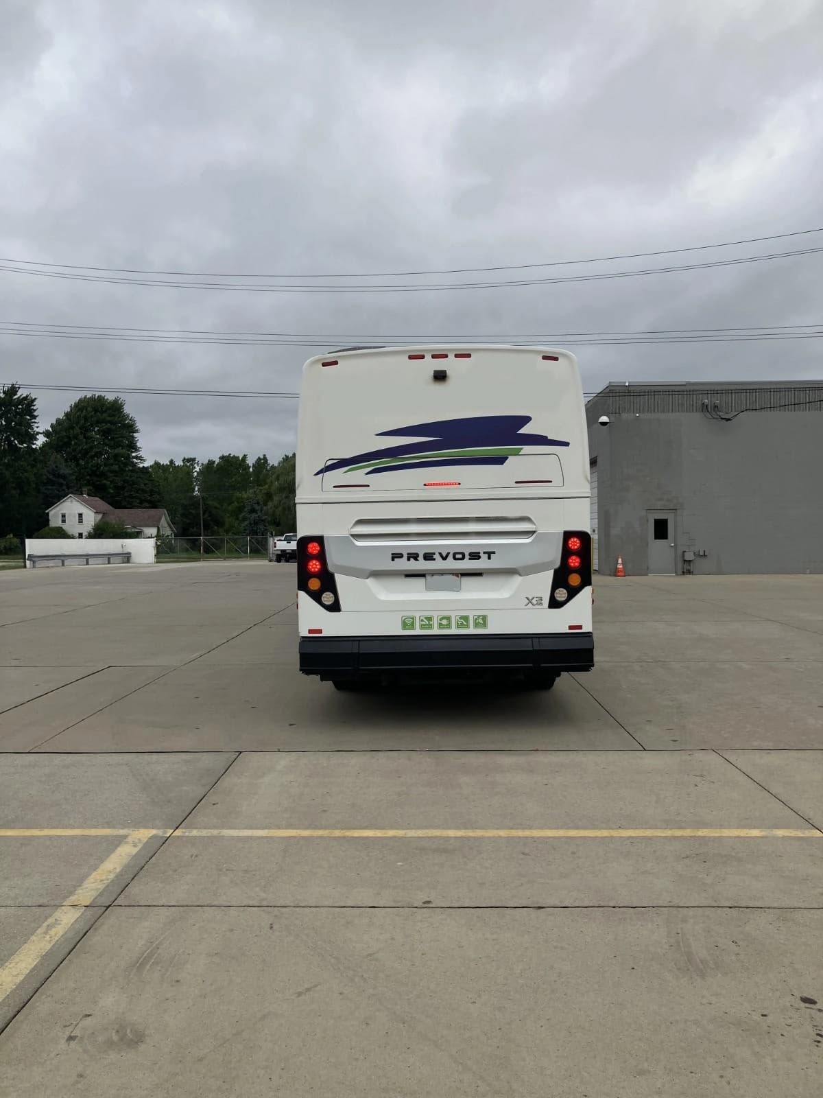 2020 Prevost X3-45 Coach Bus - Image 13