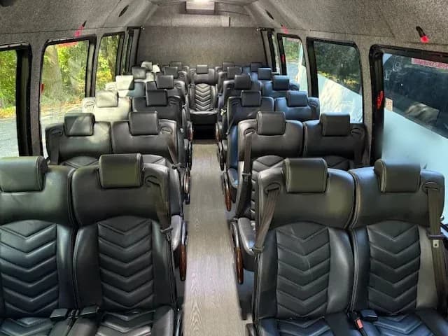 2018 Ford E-450 27P Exec - Image 2