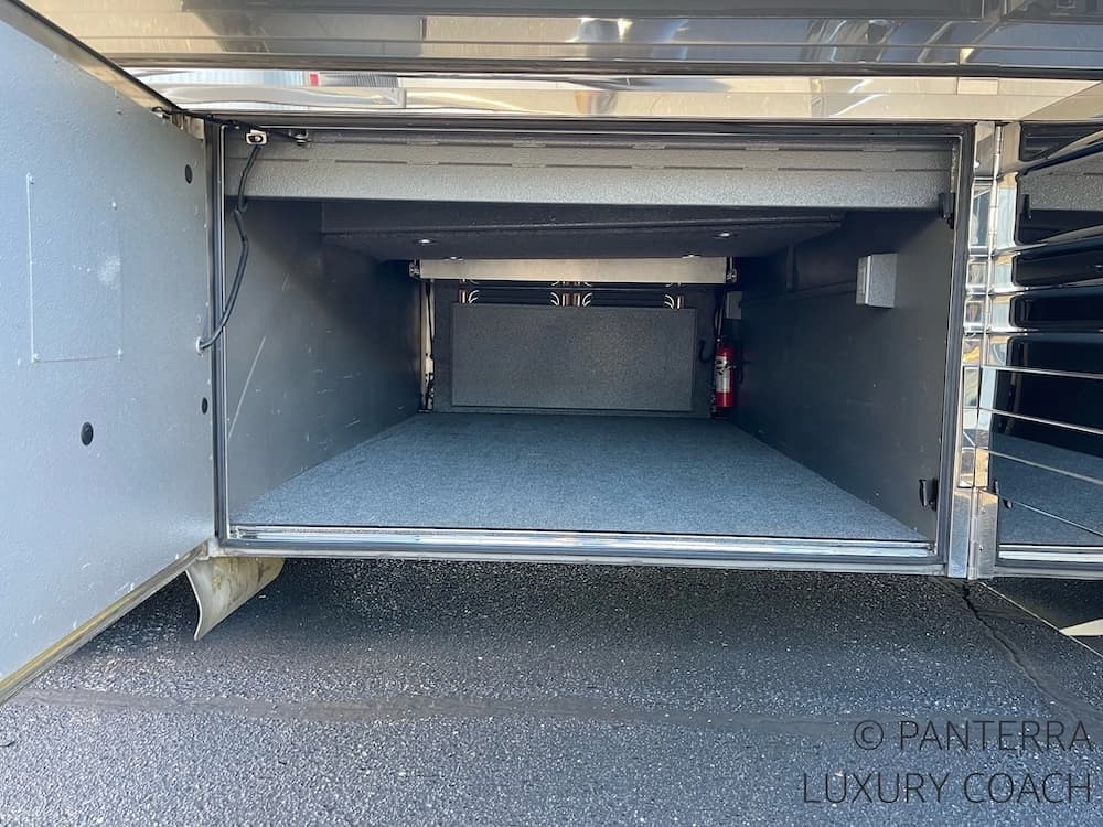 2006 Prevost Legendary XLII Coach - Image 11