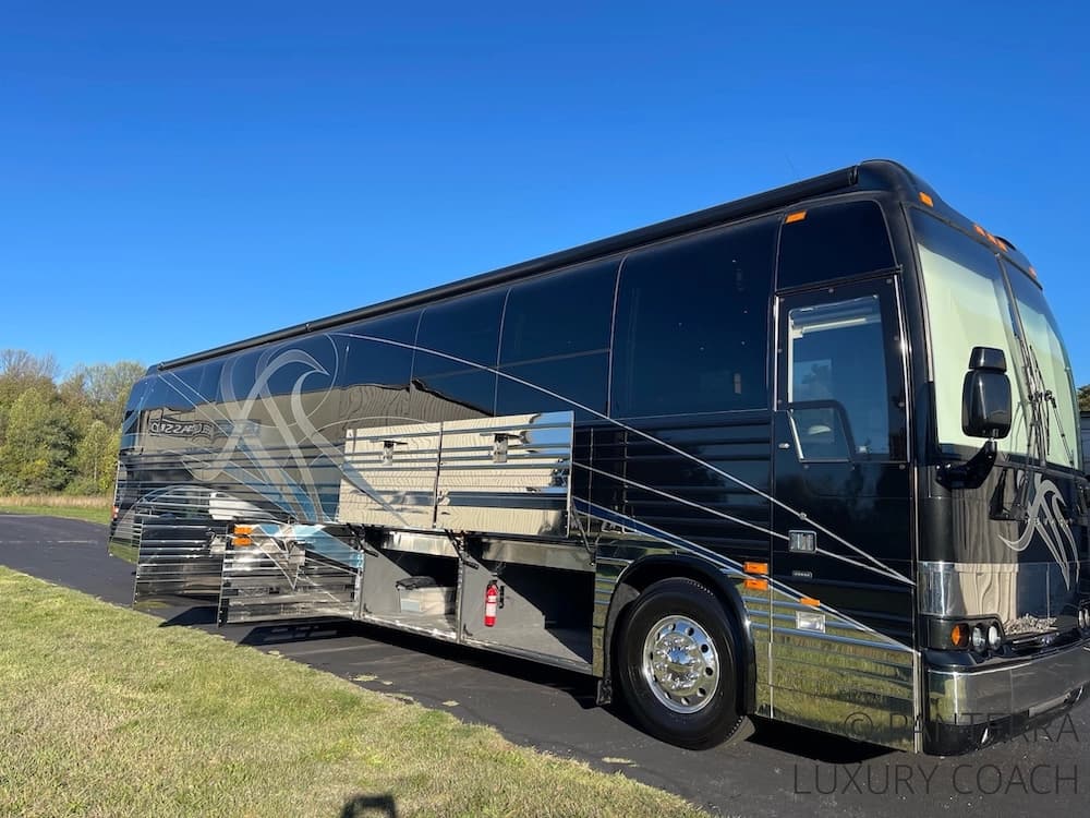 2006 Prevost Legendary XLII Coach - Image 15