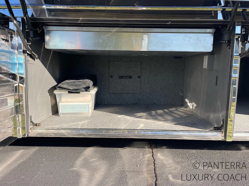 2006 Prevost Legendary XLII Coach - Image 17