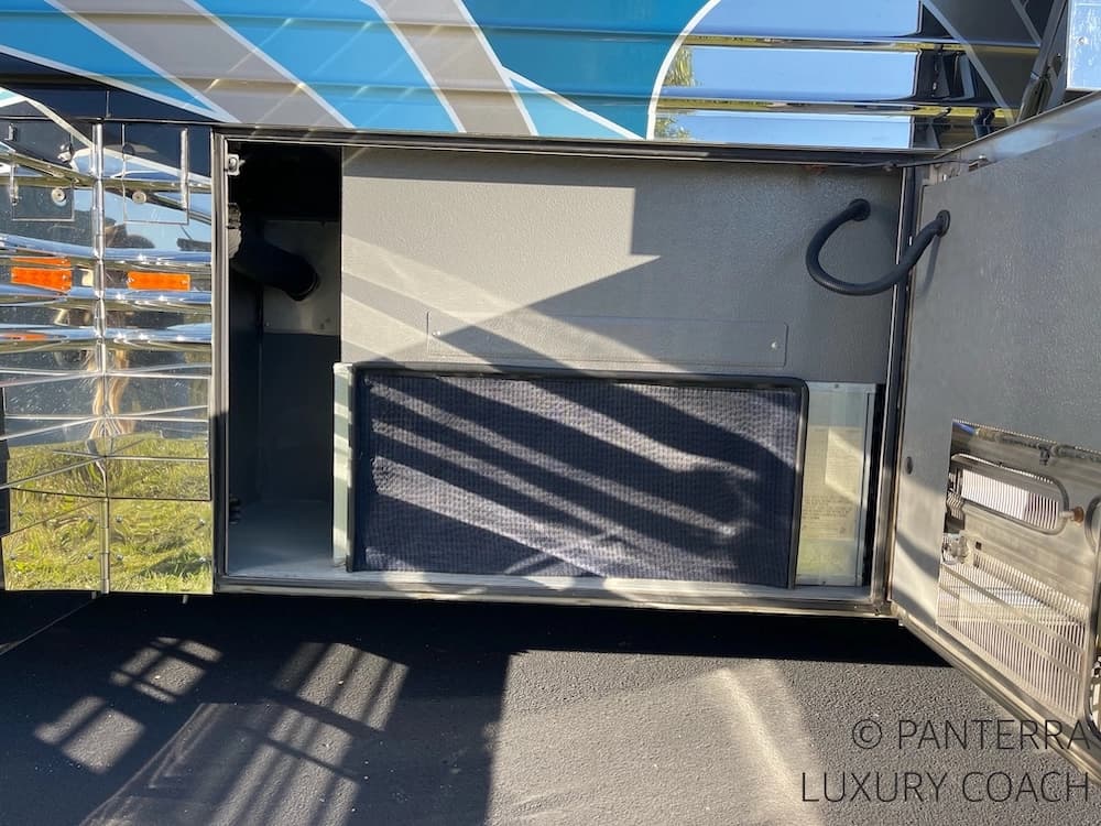 2006 Prevost Legendary XLII Coach - Image 18