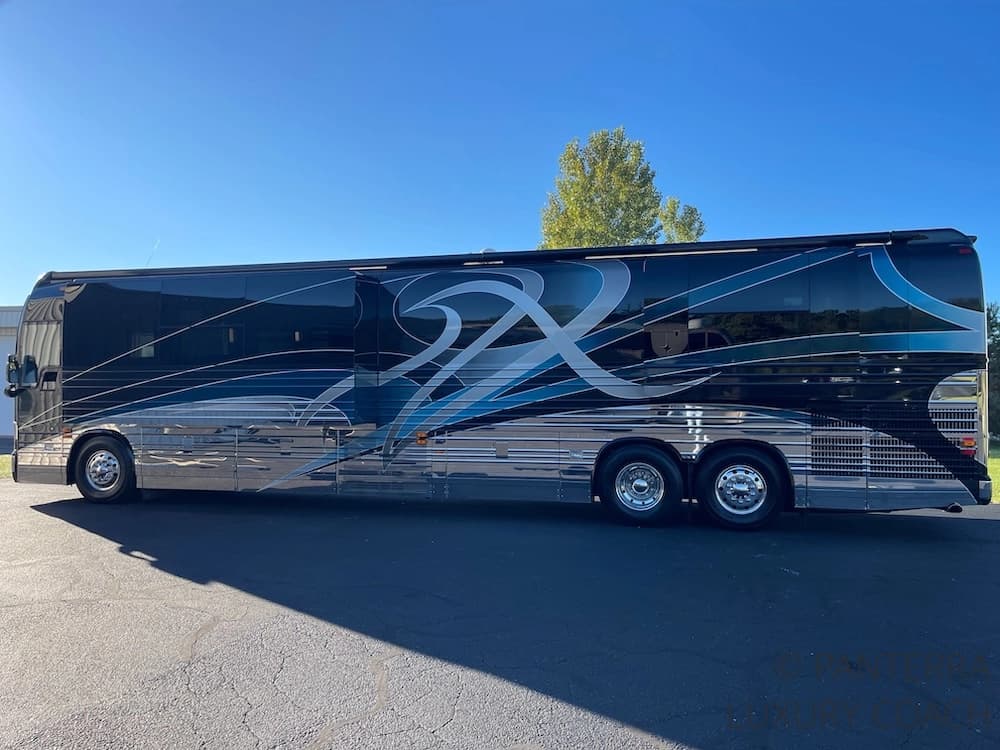 2006 Prevost Legendary XLII Coach - Image 3