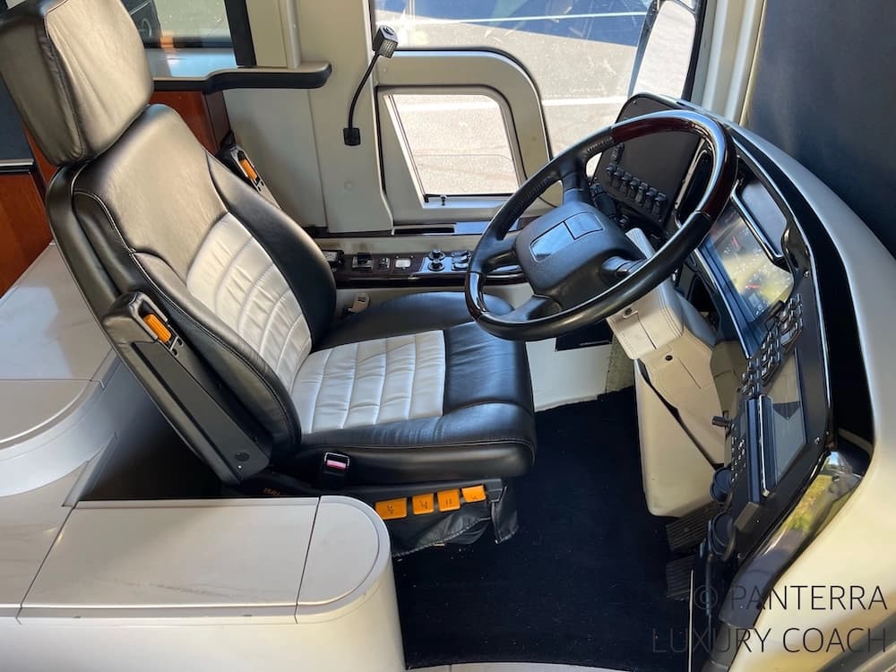 2006 Prevost Legendary XLII Coach - Image 23