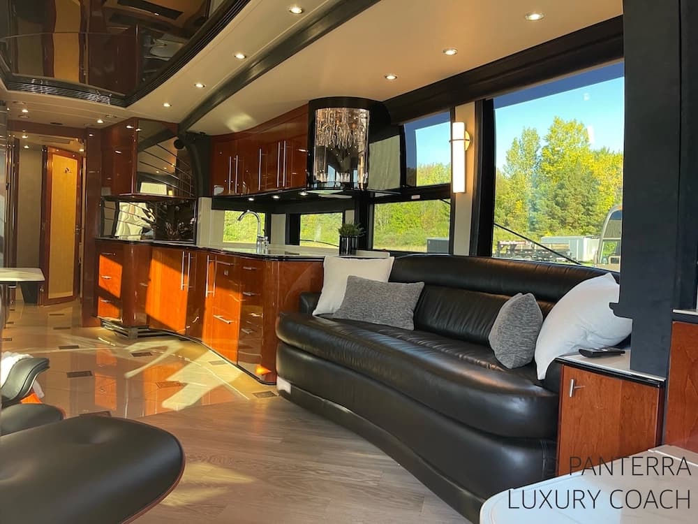 2006 Prevost Legendary XLII Coach - Image 27
