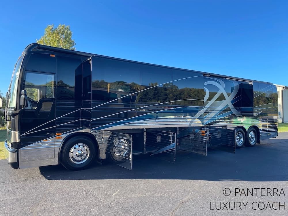 2006 Prevost Legendary XLII Coach - Image 10