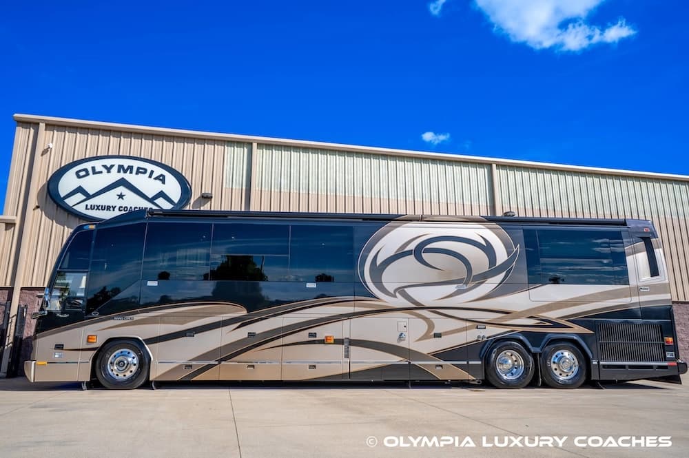 2009 Prevost Liberty Elegant Lady H3-45 Coach - Image 2