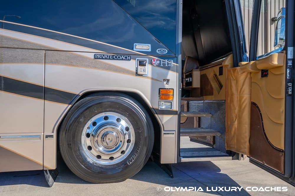 2009 Prevost Liberty Elegant Lady H3-45 Coach - Image 27