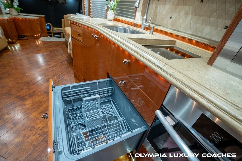 2009 Prevost Liberty Elegant Lady H3-45 Coach - Image 47