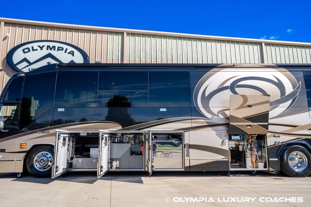 2009 Prevost Liberty Elegant Lady H3-45 Coach - Image 9