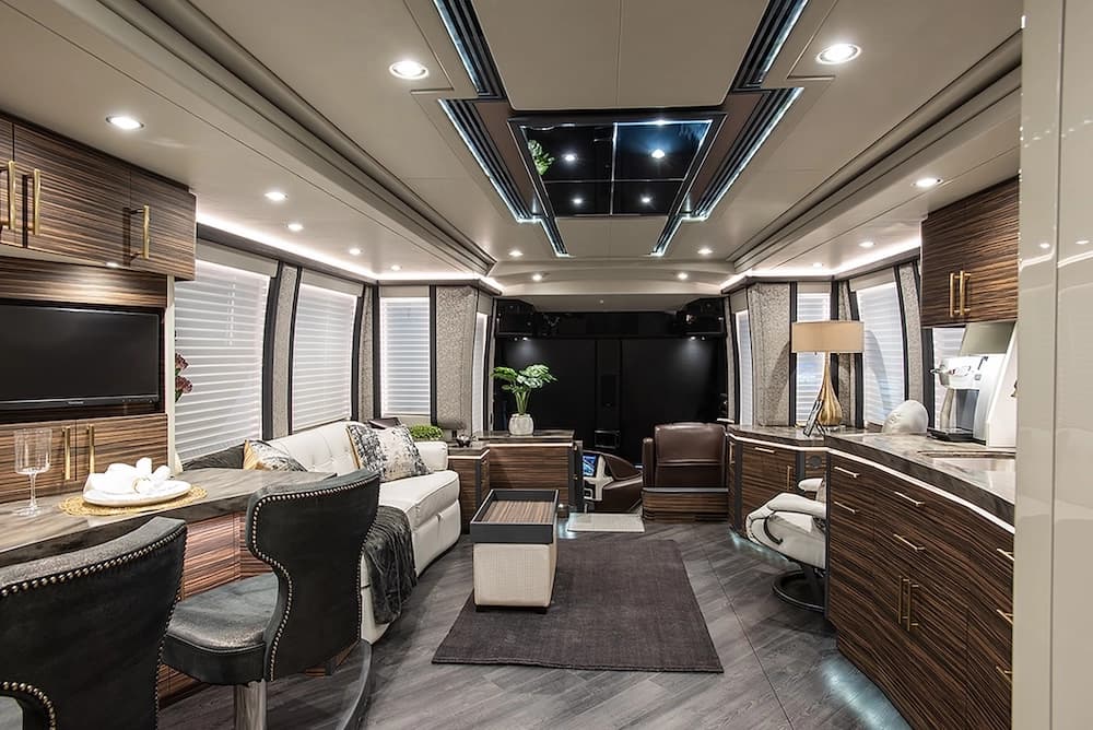 2019 Prevost Elegant Lady H3-45 Motorhome - Image 15