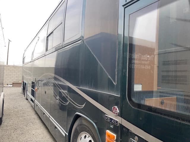 2000 MCI Renaissance bus