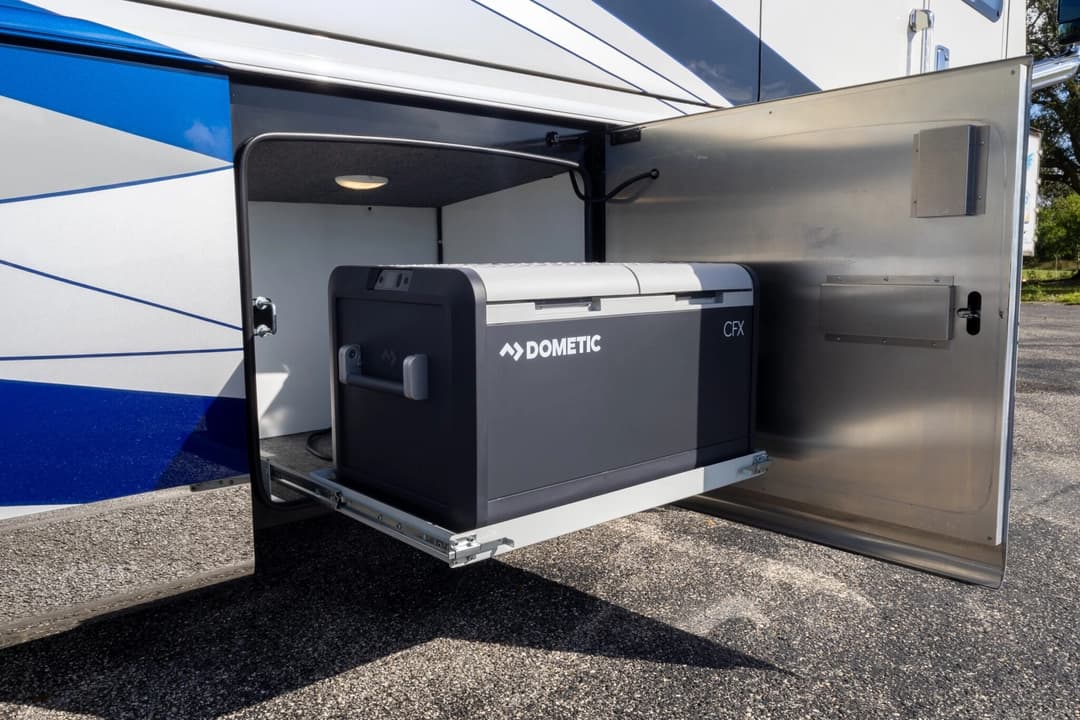 2025 Foretravel ISX605 Motorhome - Image 38