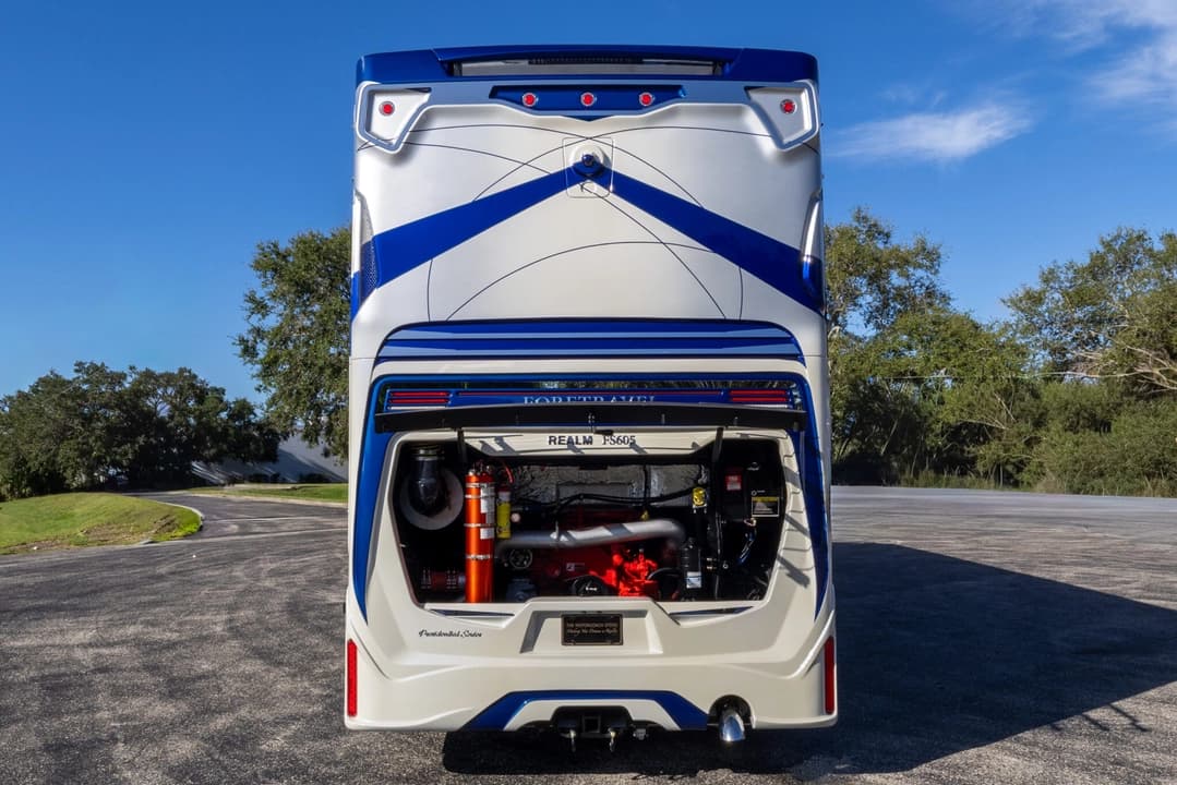 2025 Foretravel ISX605 Motorhome - Image 46