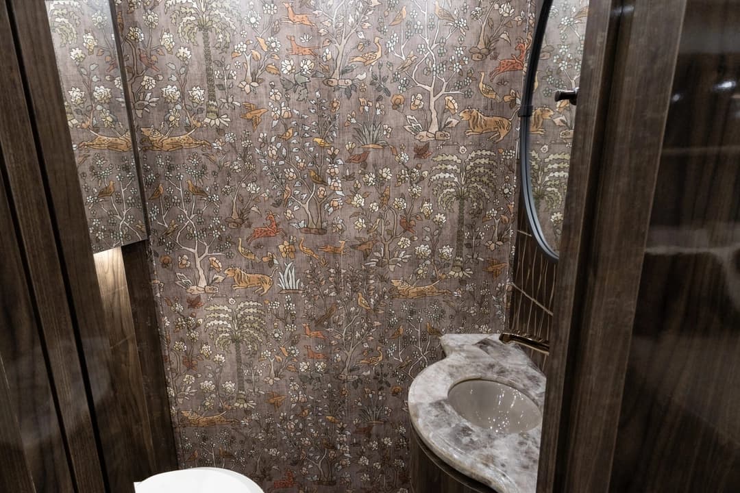 2023 Newell P50 Edition Motorhome - Image 22