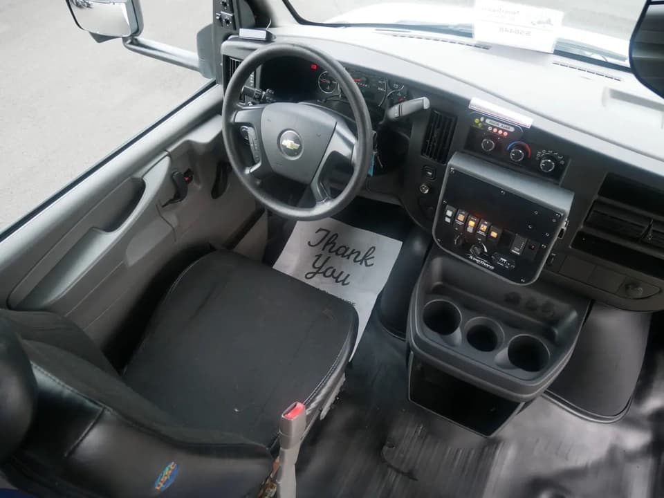 2014 Chevrolet 4500 Startrans ADA Shuttle Bus - Image 4