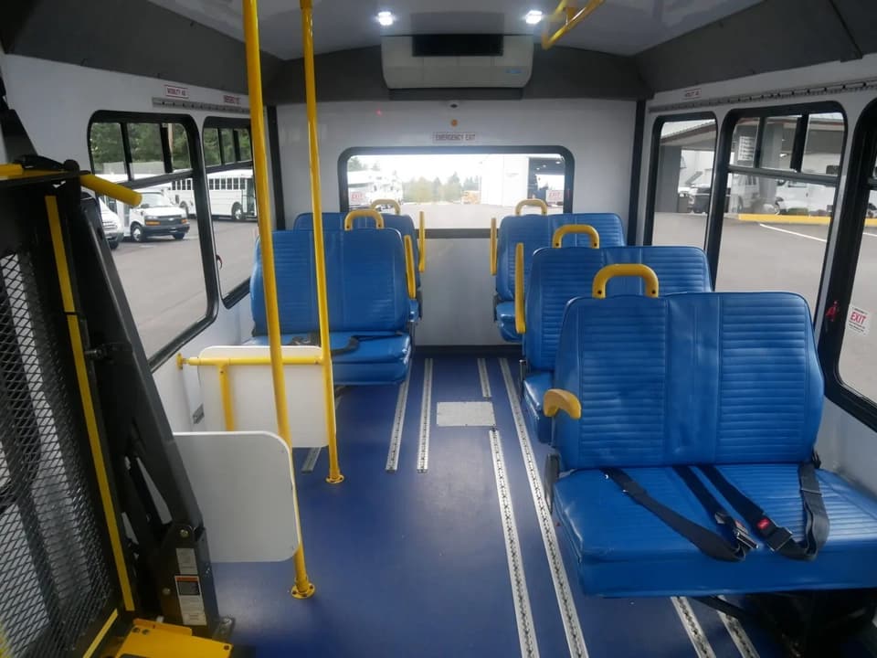 2014 Chevrolet 4500 Startrans ADA Shuttle Bus - Image 5