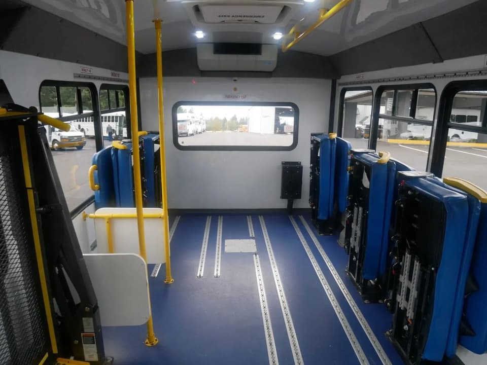 2014 Chevrolet 4500 Startrans ADA Shuttle Bus - Image 6