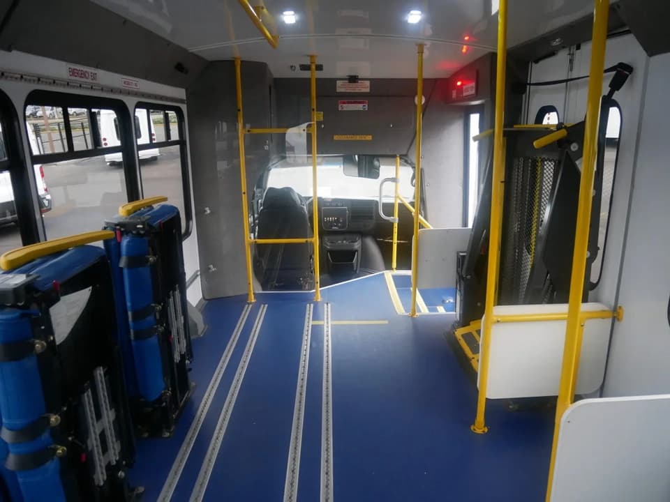 2014 Chevrolet 4500 Startrans ADA Shuttle Bus - Image 8