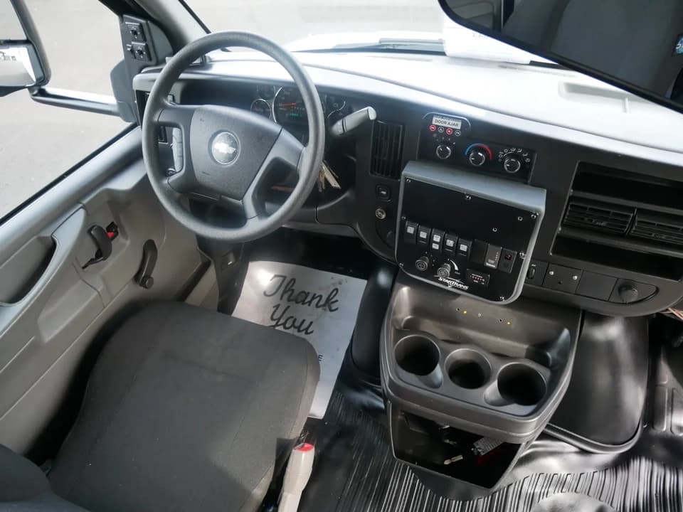 2012 Chevrolet 4500 Startrans ADA Shuttle Bus - Image 4