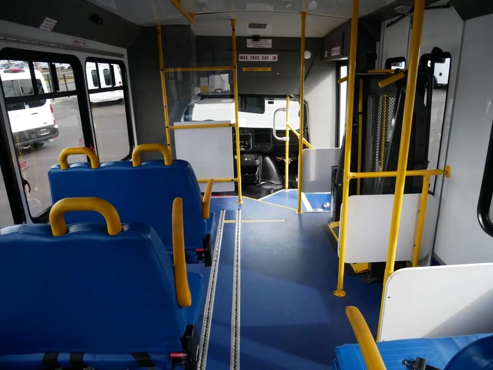 2012 Chevrolet 4500 Startrans ADA Shuttle Bus - Image 8