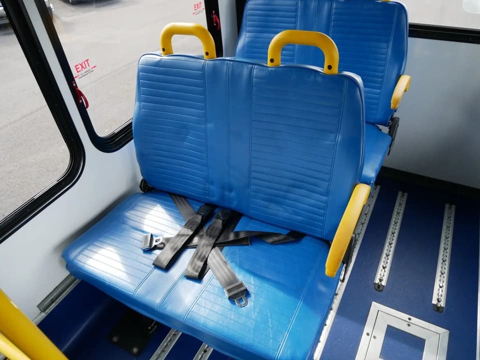 2012 Chevrolet 4500 Startrans ADA Shuttle Bus - Image 9