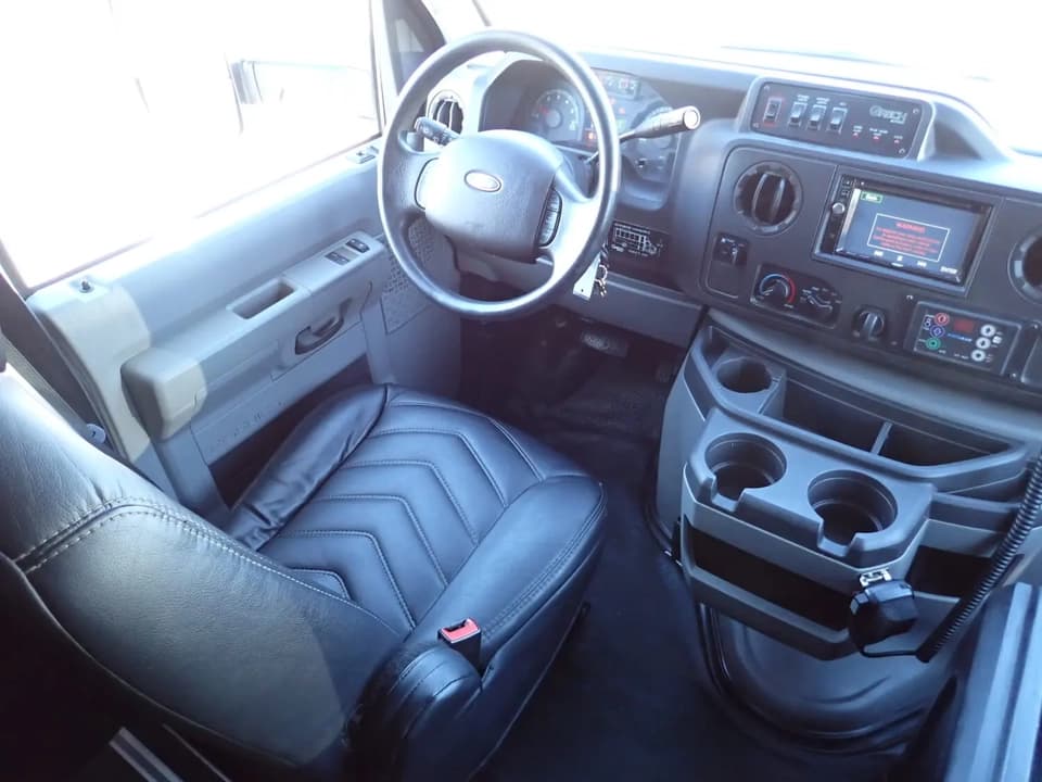 2019 Ford E450 Grech Motors Shuttle Bus - Image 8