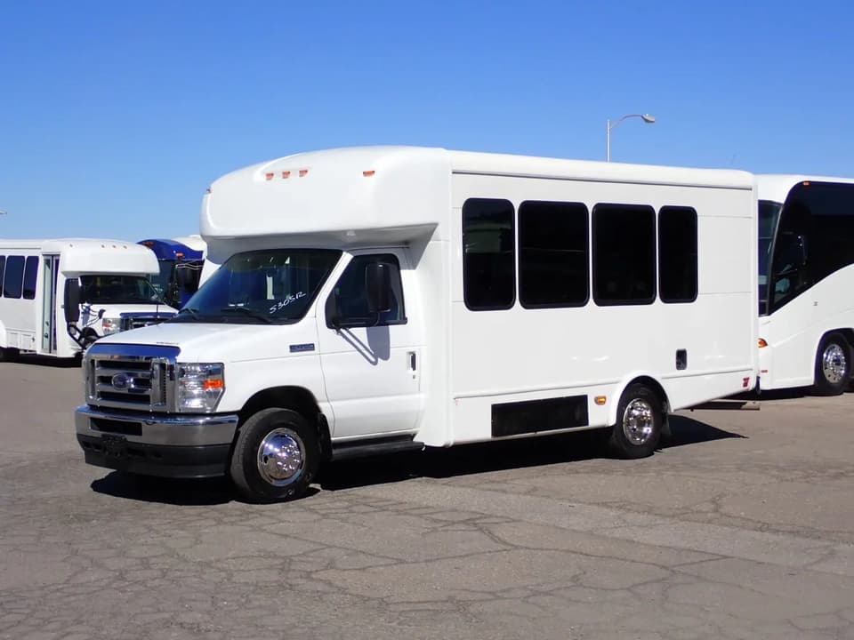 2023 Ford E450 Starcraft Allstar Shuttle Bus - Image 2
