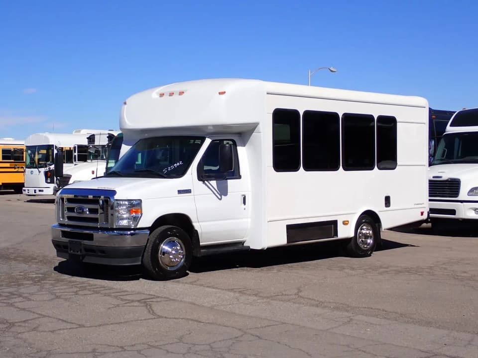 2023 Ford E450 Starcraft Allstar Shuttle Bus - Image 2