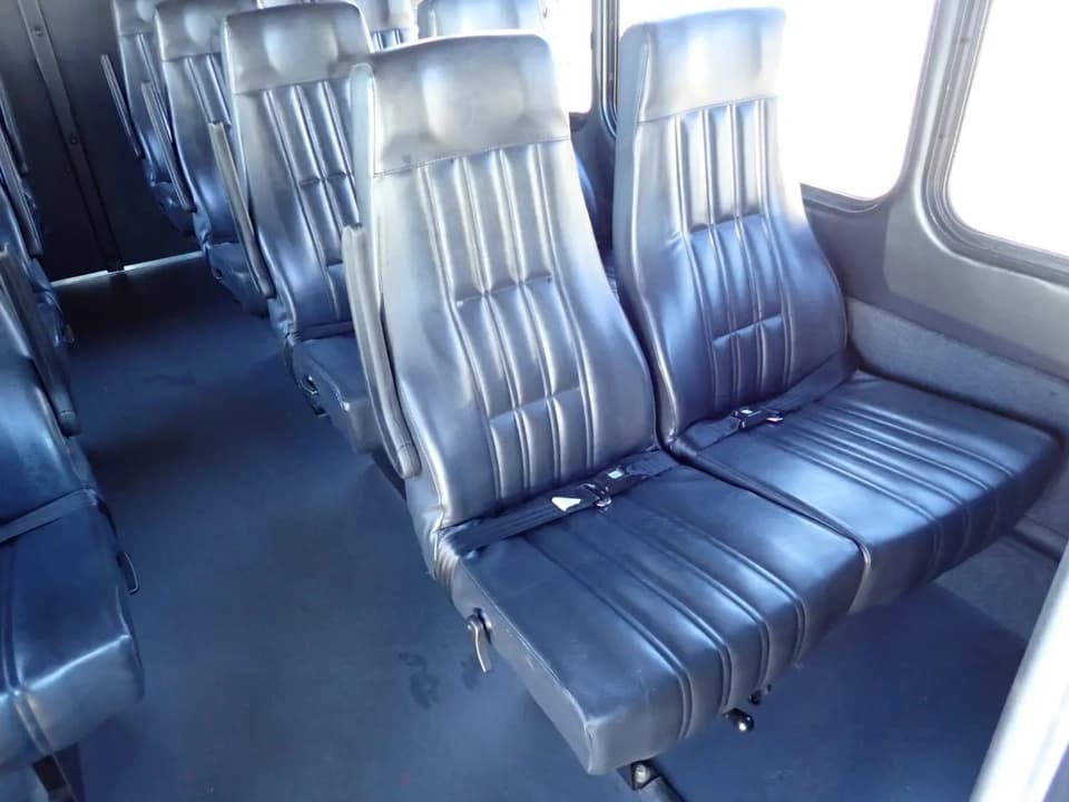 2023 Ford E450 Starcraft Allstar Shuttle Bus - Image 5