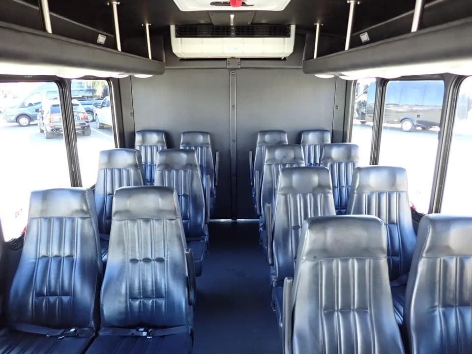 2023 Ford E450 Starcraft Allstar Shuttle Bus - Image 6