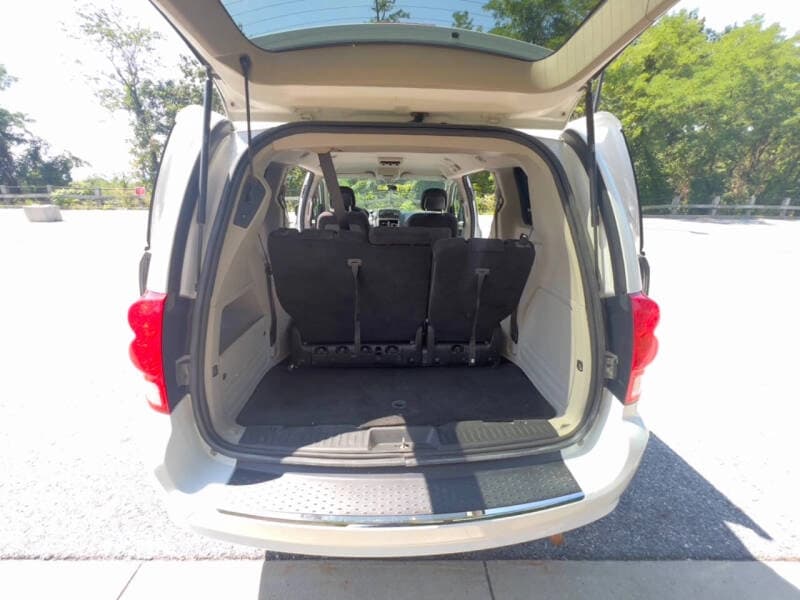 2017 Dodge Grand Caravan SE - Image 13