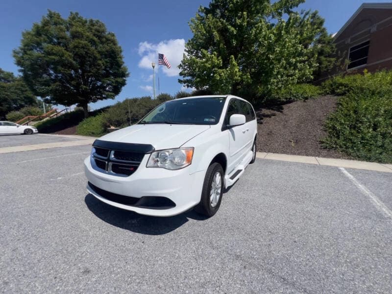 2017 Dodge Grand Caravan SE - Image 4