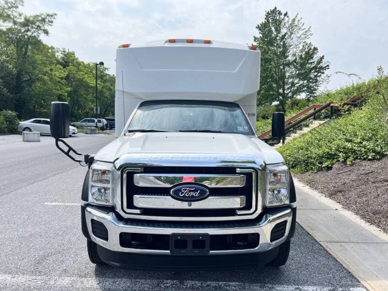 2014 Ford F550 ADA Shuttle Bus - Image 2
