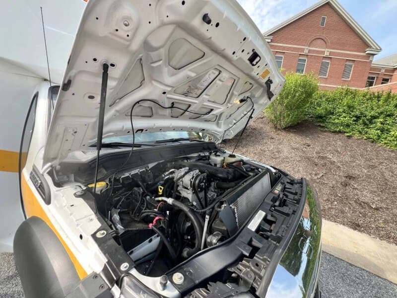 2014 Ford F550 ADA Shuttle Bus - Image 13