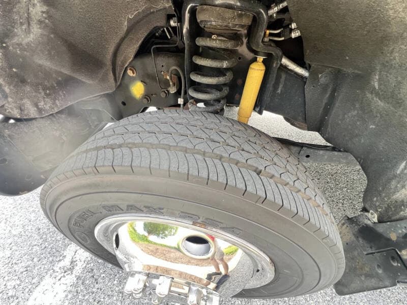 2014 Ford F550 ADA Shuttle Bus - Image 17