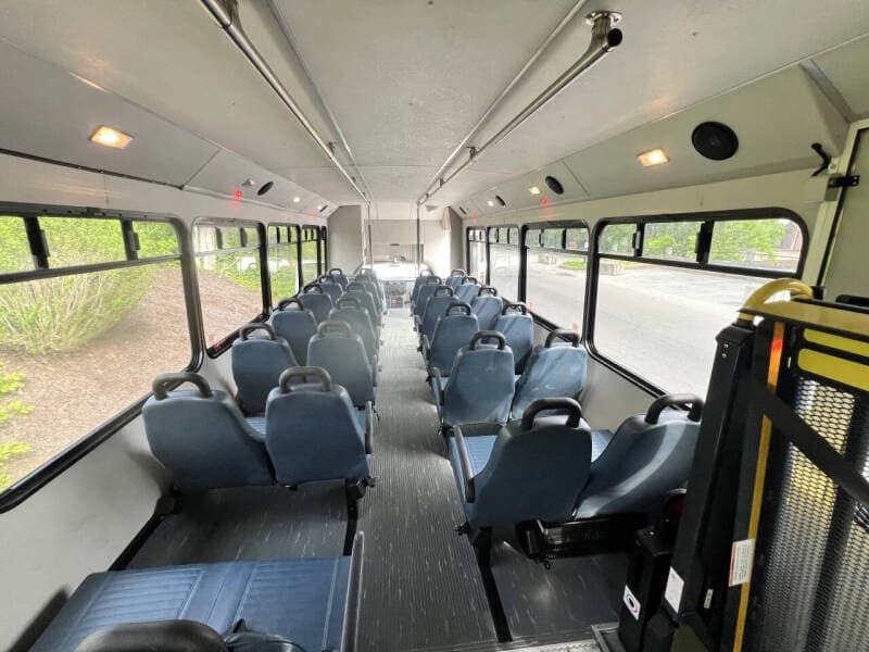 2014 Ford F550 ADA Shuttle Bus - Image 21