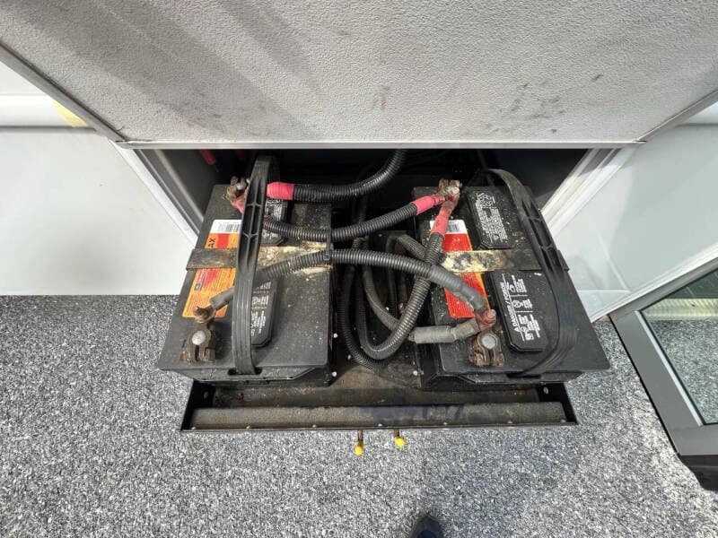 2014 Ford F550 ADA Shuttle Bus - Image 26