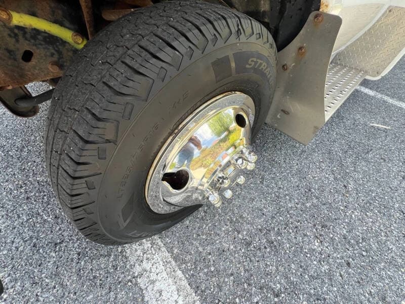 2018 Ford E-Series E-450 SD - Image 11