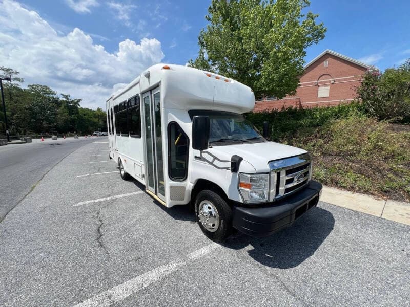 2018 Ford E-Series E-450 SD bus