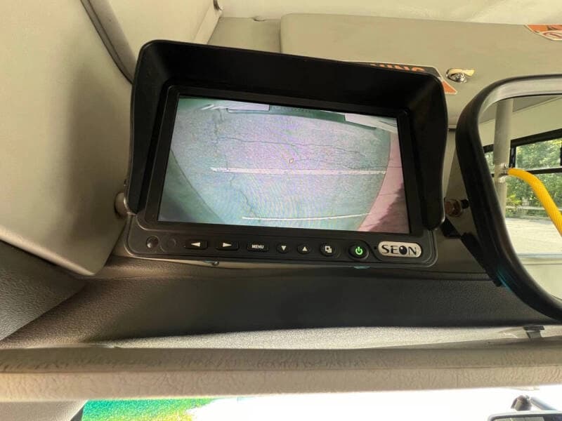 2018 Ford E-Series E-450 SD - Image 10