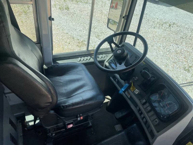 2013 Thomas Transit-Liner Flat Nose - Image 4