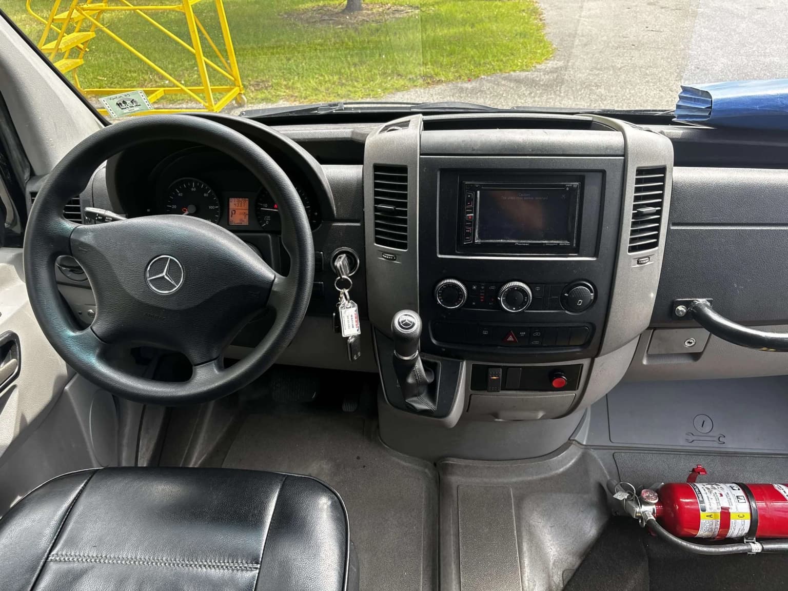 2017 Mercedes Executive Sprinter 14P - Image 17