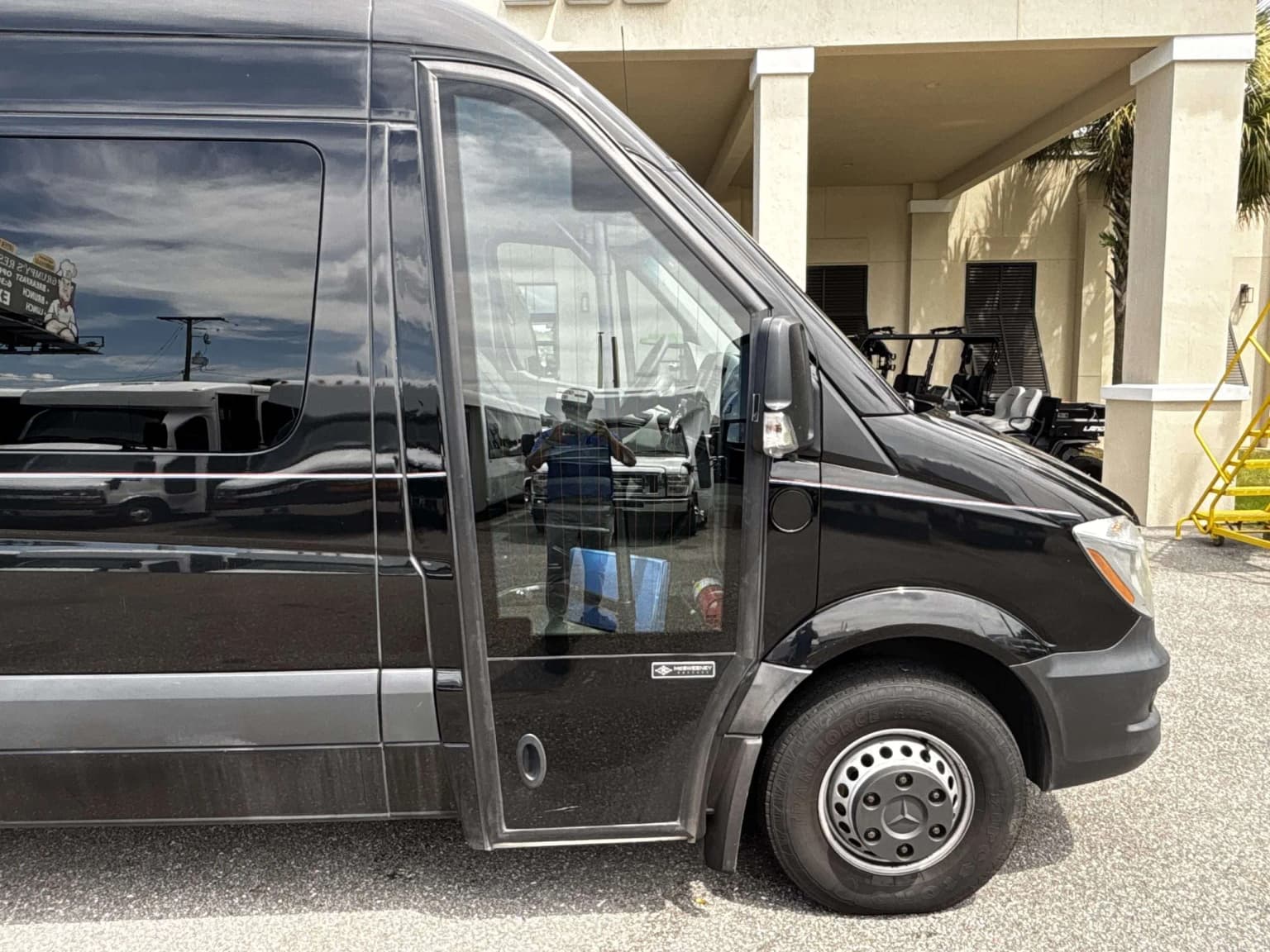 2017 Mercedes Executive Sprinter 14P - Image 5